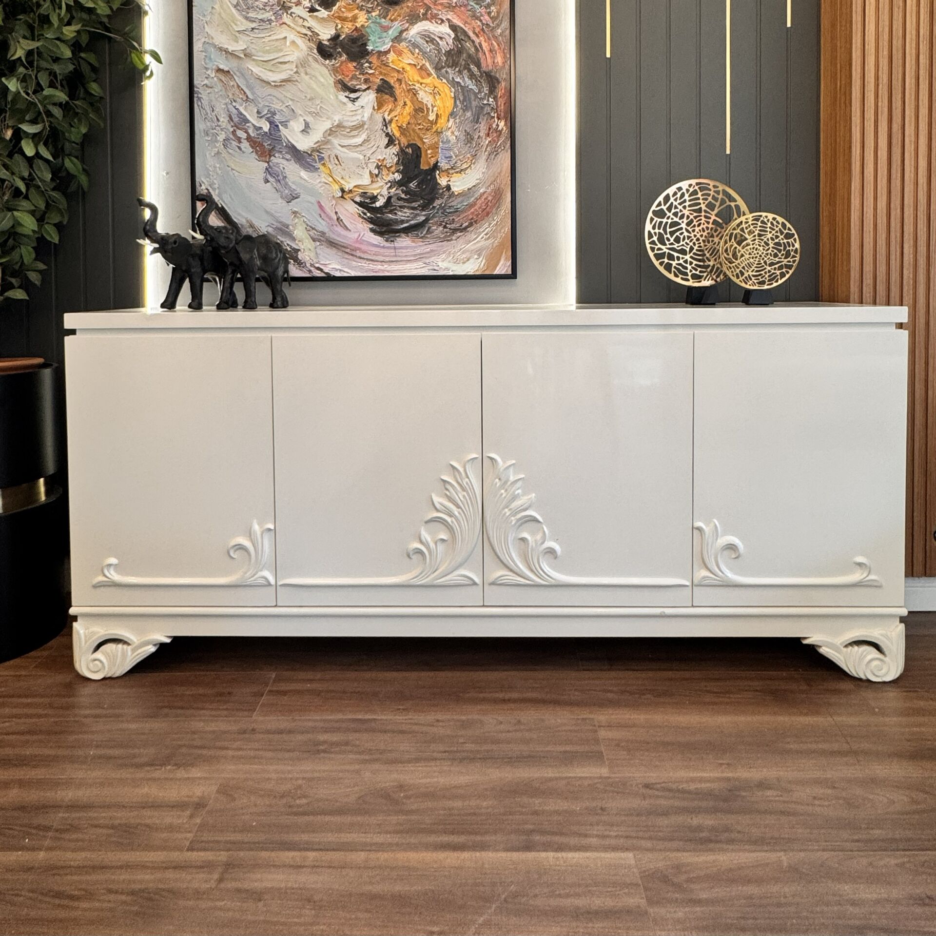 Klasik Beyaz Lake Büfe